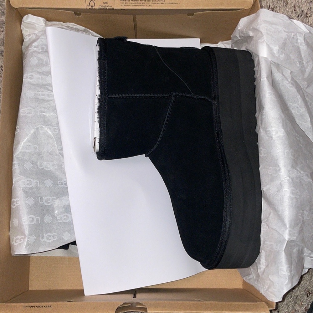 UGG Classic Mini Platform Boots - NWT - Picture 6 of 9